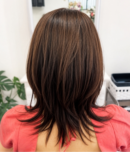 ミディアムヘアスタイル