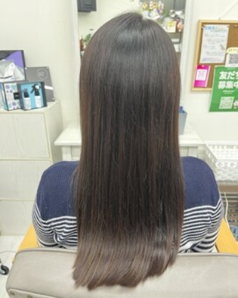 ストレートヘアのヘアスタイル